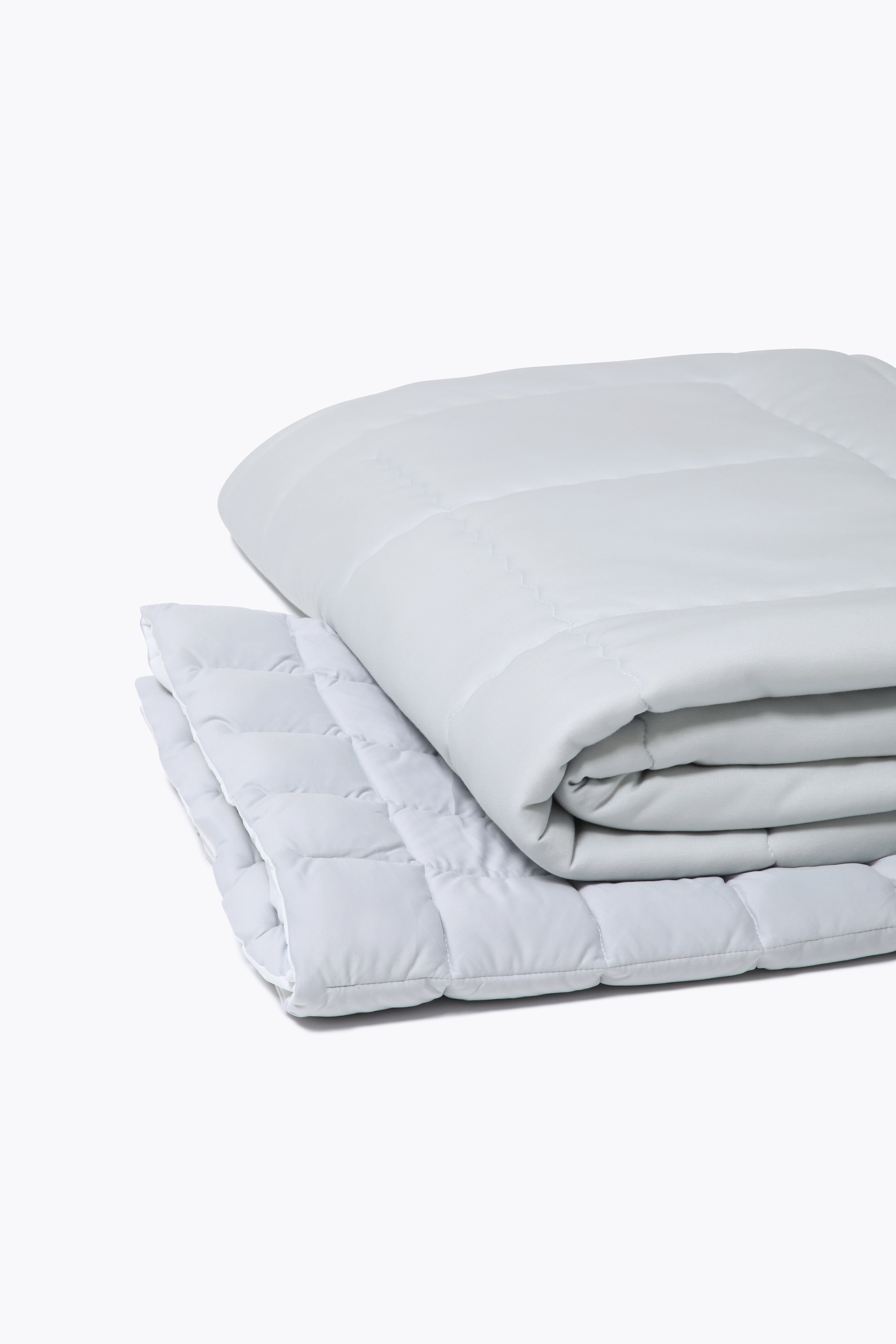 BAKUNE Comforter Premium All Seasons