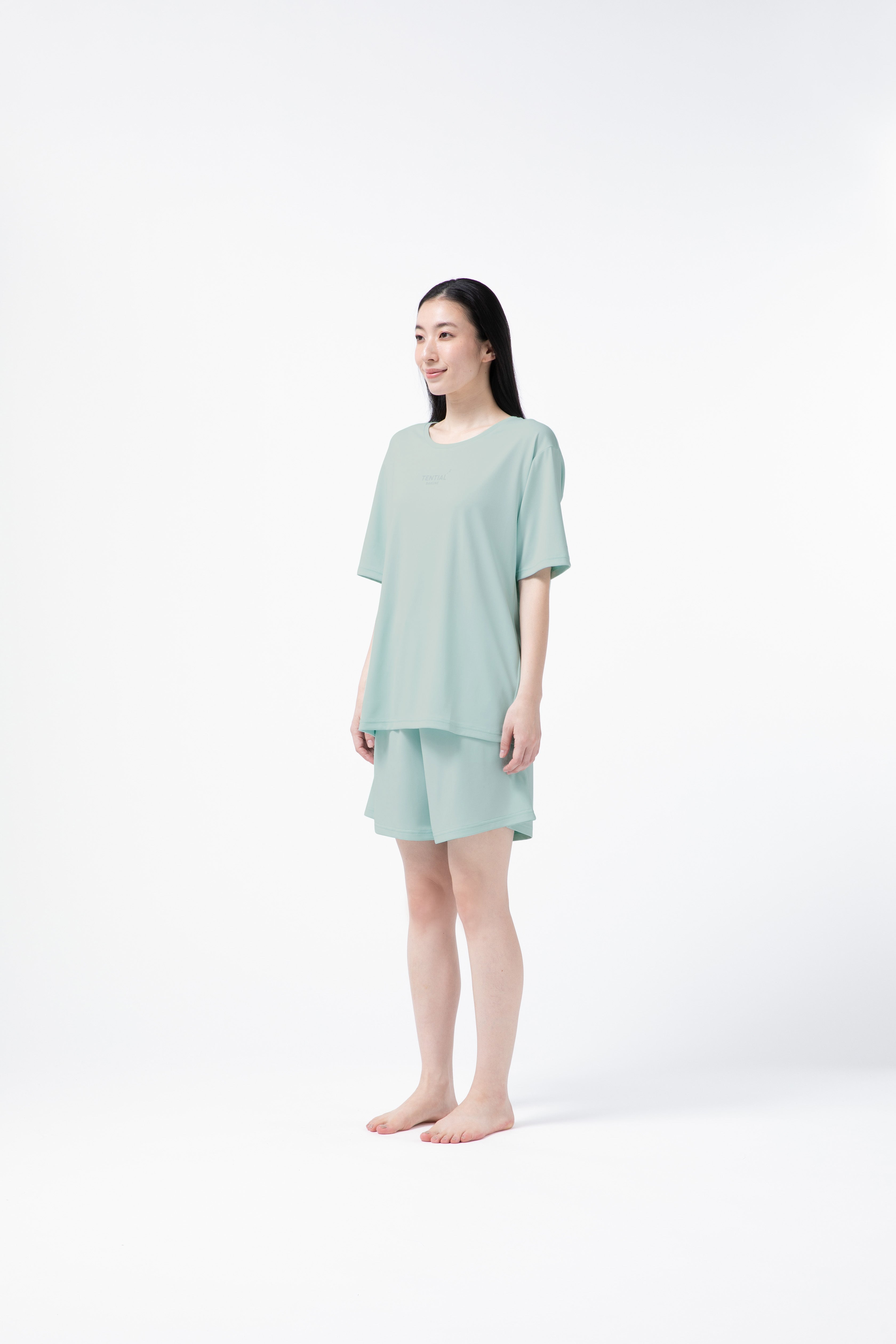 BAKUNE Dry Women's Short Sleeve T-Shirt / Short Pants