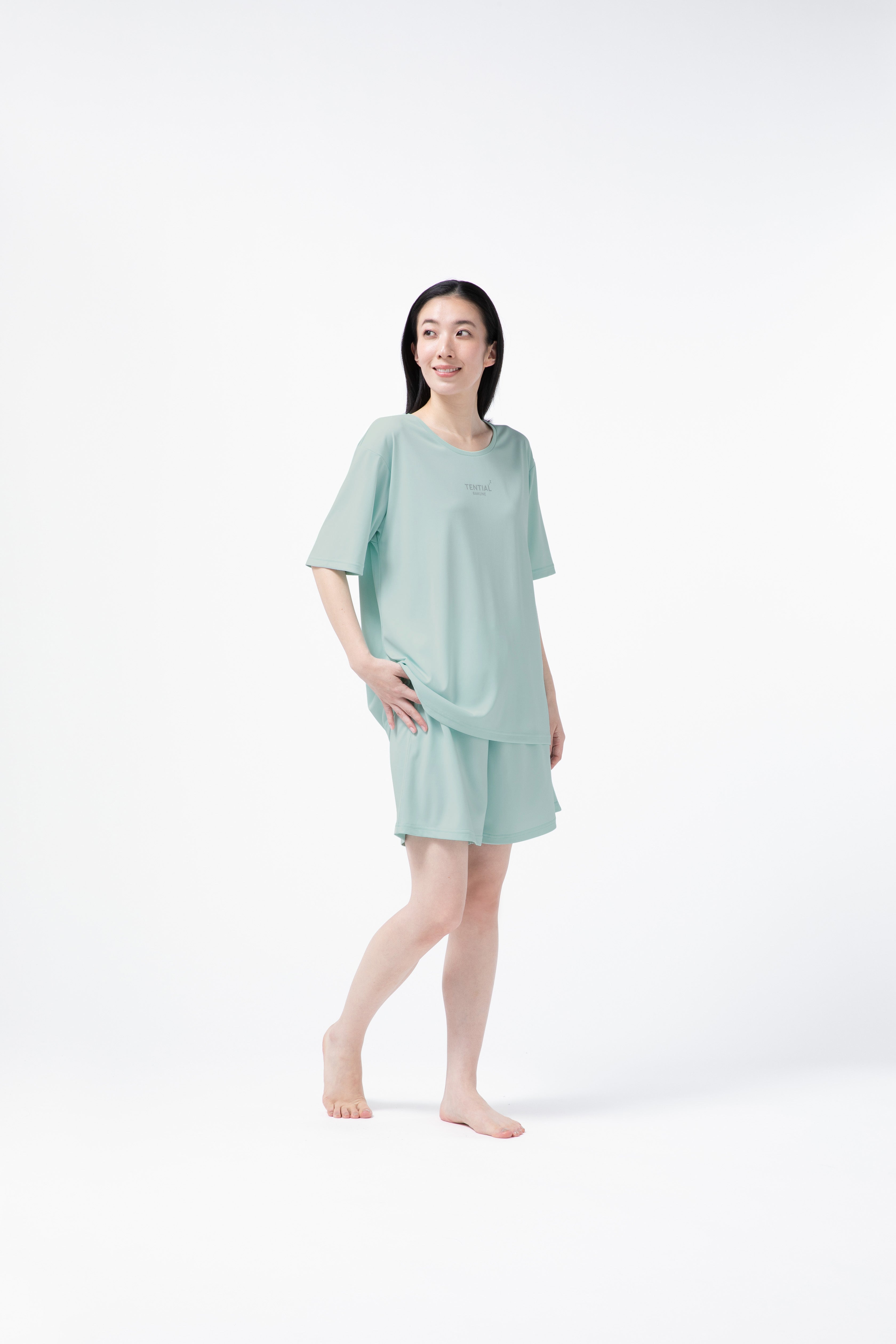 BAKUNE Dry Women's Short Sleeve T-Shirt / Short Pants