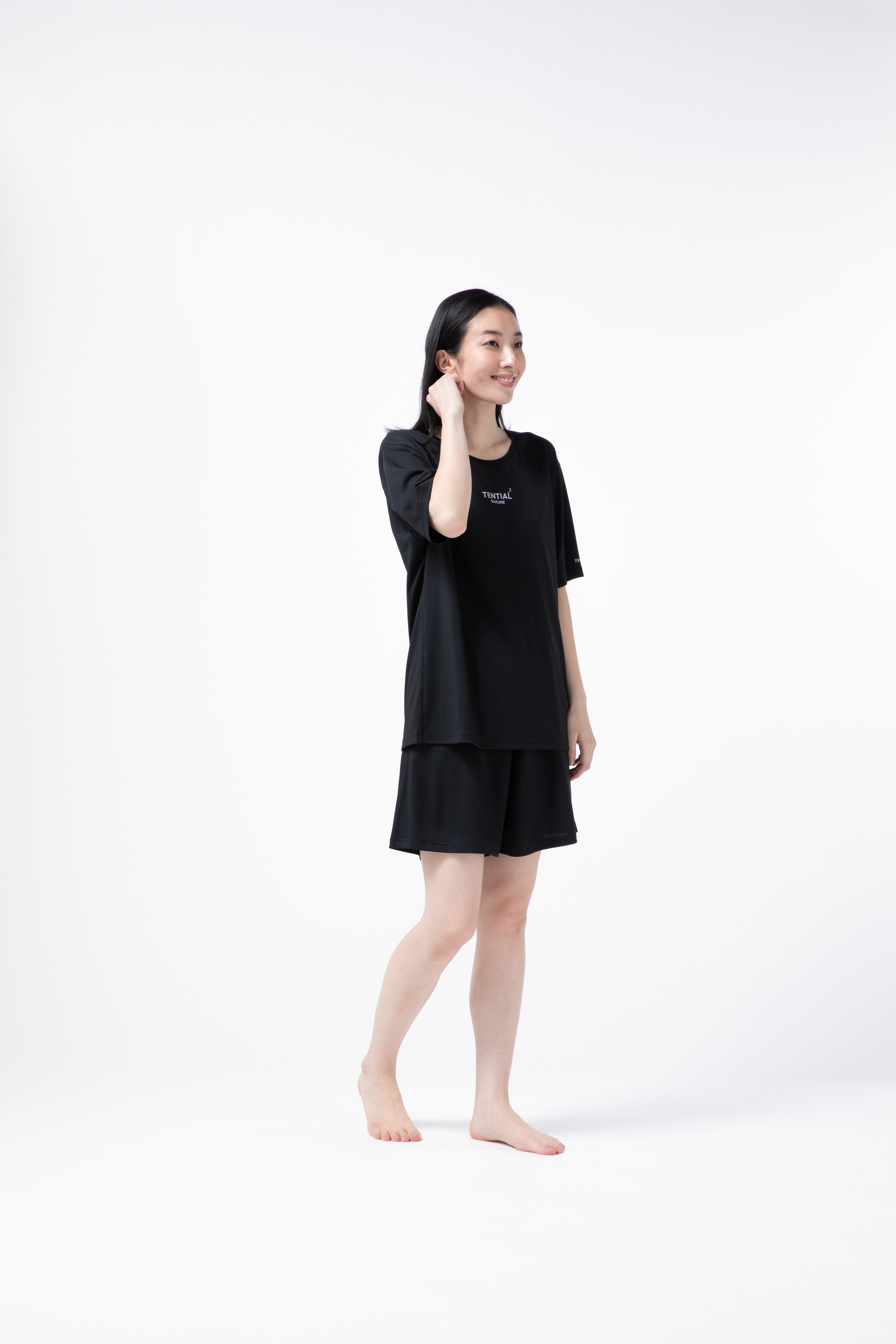 BAKUNE Dry Women's Short Sleeve T-Shirt / Short Pants