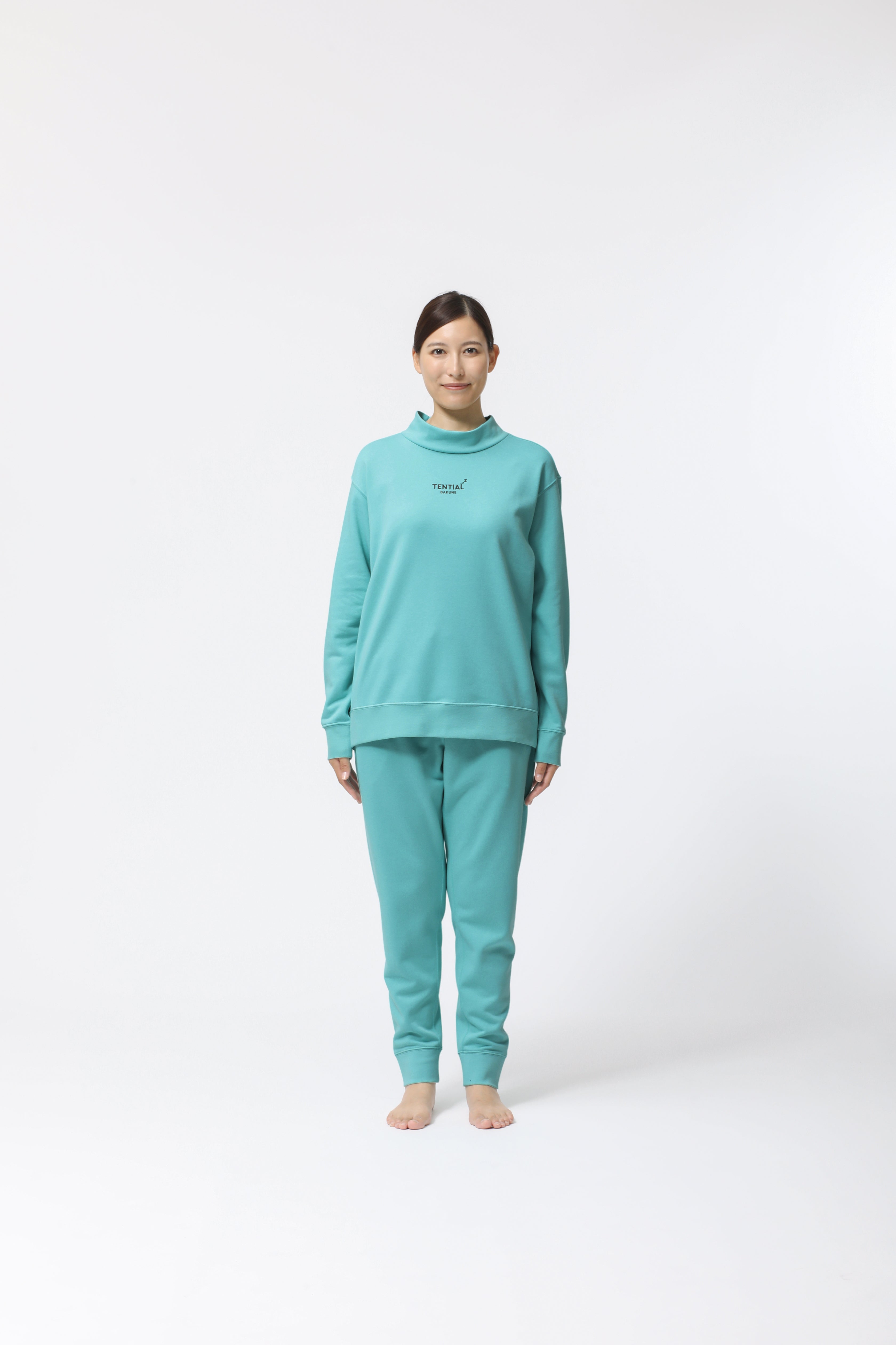 BAKUNE Warm Long Sleeve Mock Neck / Long Pants