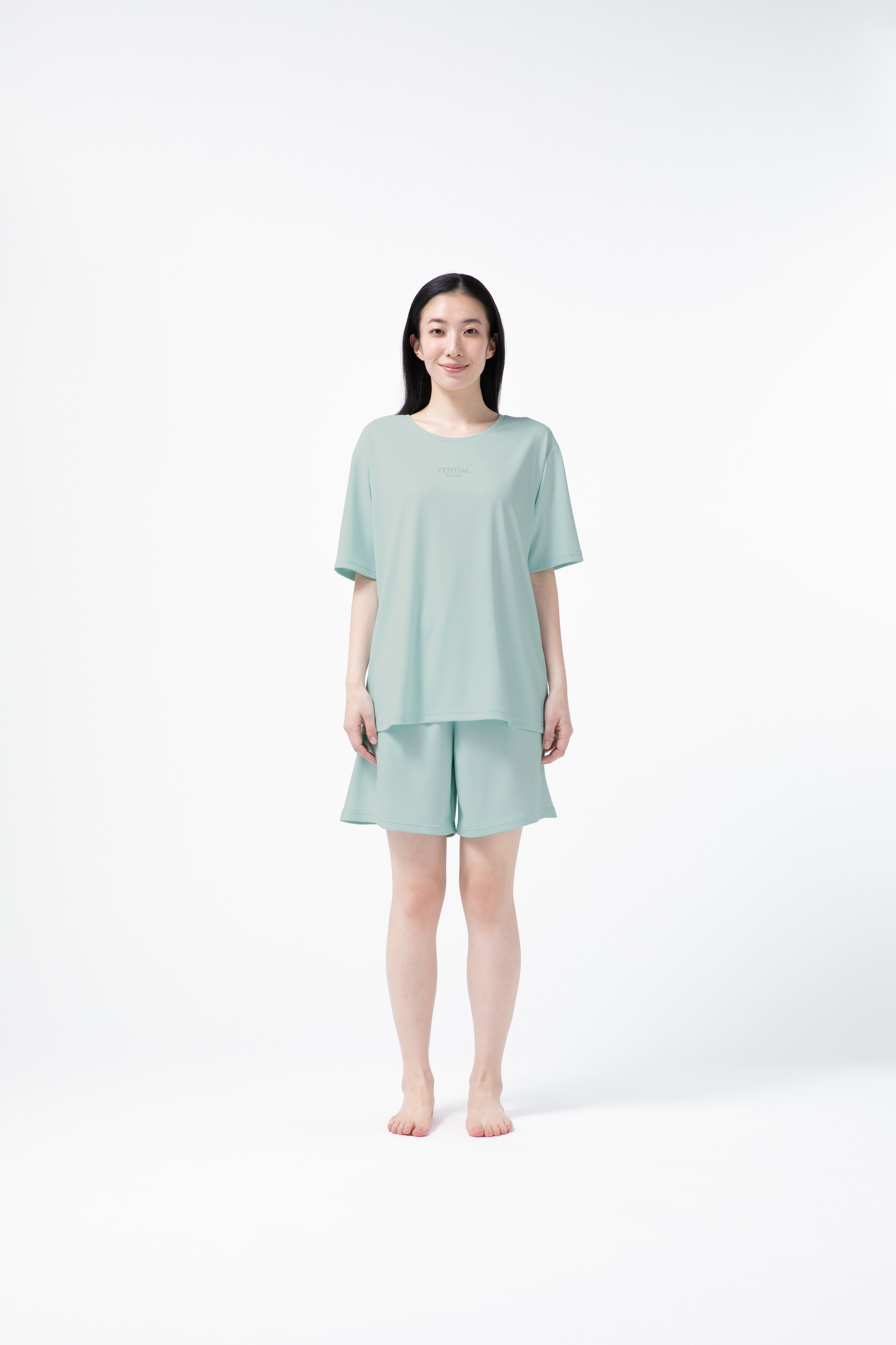 BAKUNE Dry Women's Short Sleeve T-Shirt / Short Pants