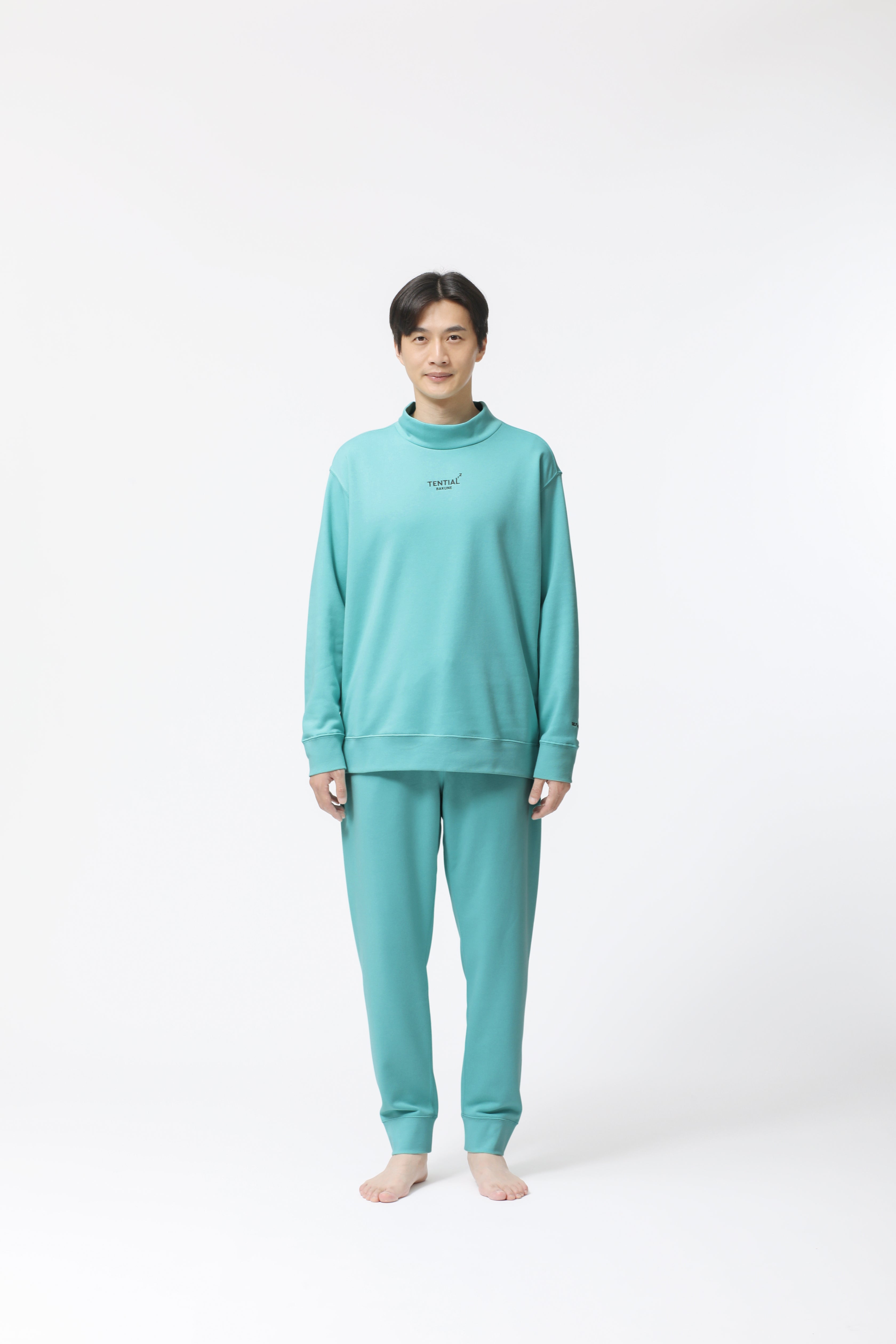 BAKUNE Warm Long Sleeve Mock Neck / Long Pants